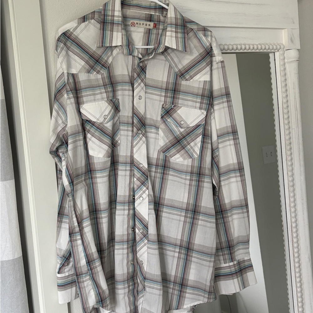 Roper White and Gray Casual Button Down Shirt with Western Flair